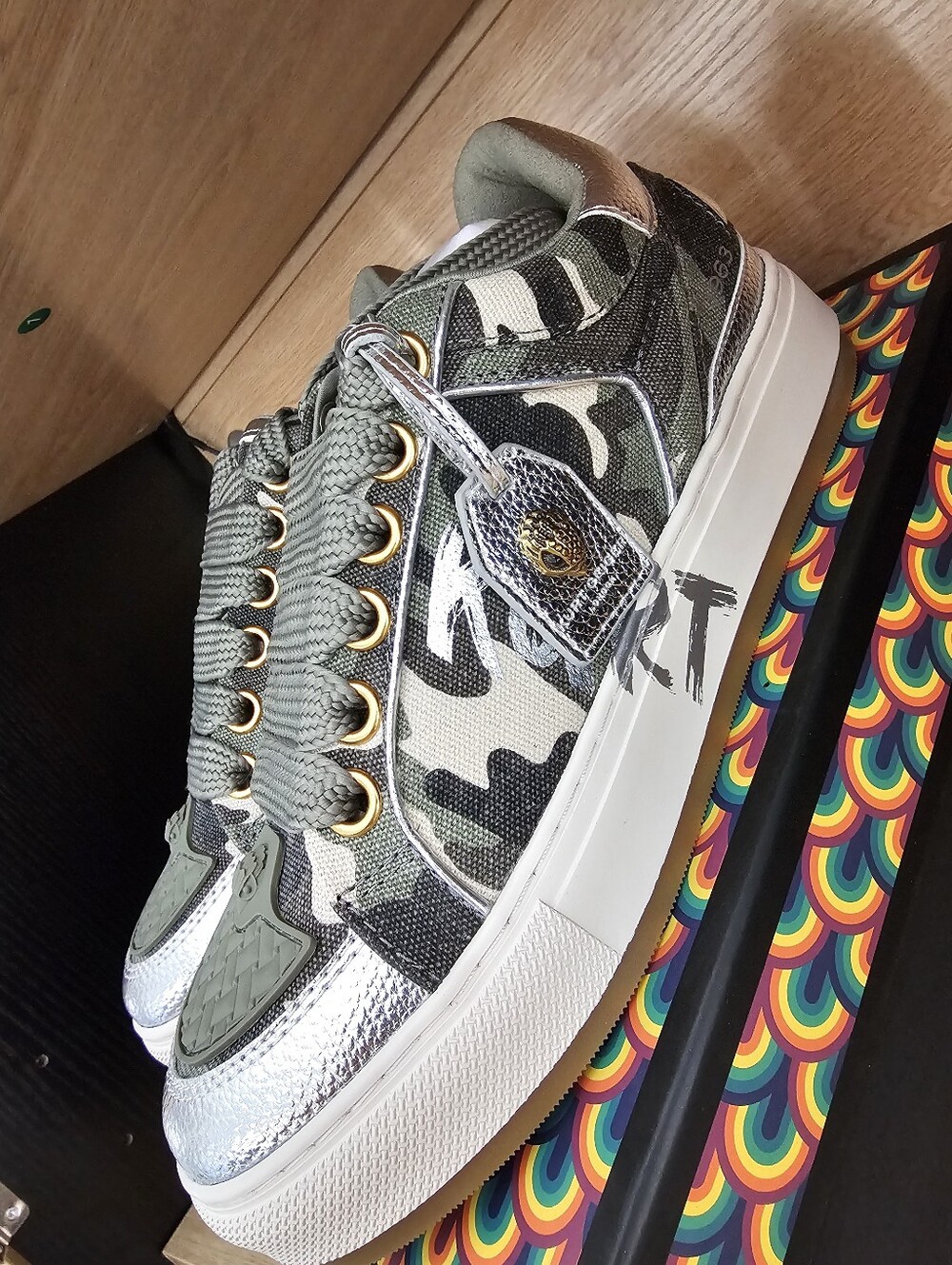 Kurt Geiger London SouthBank Tag Sneaker. Size 8.5 - Picture 5 of 13